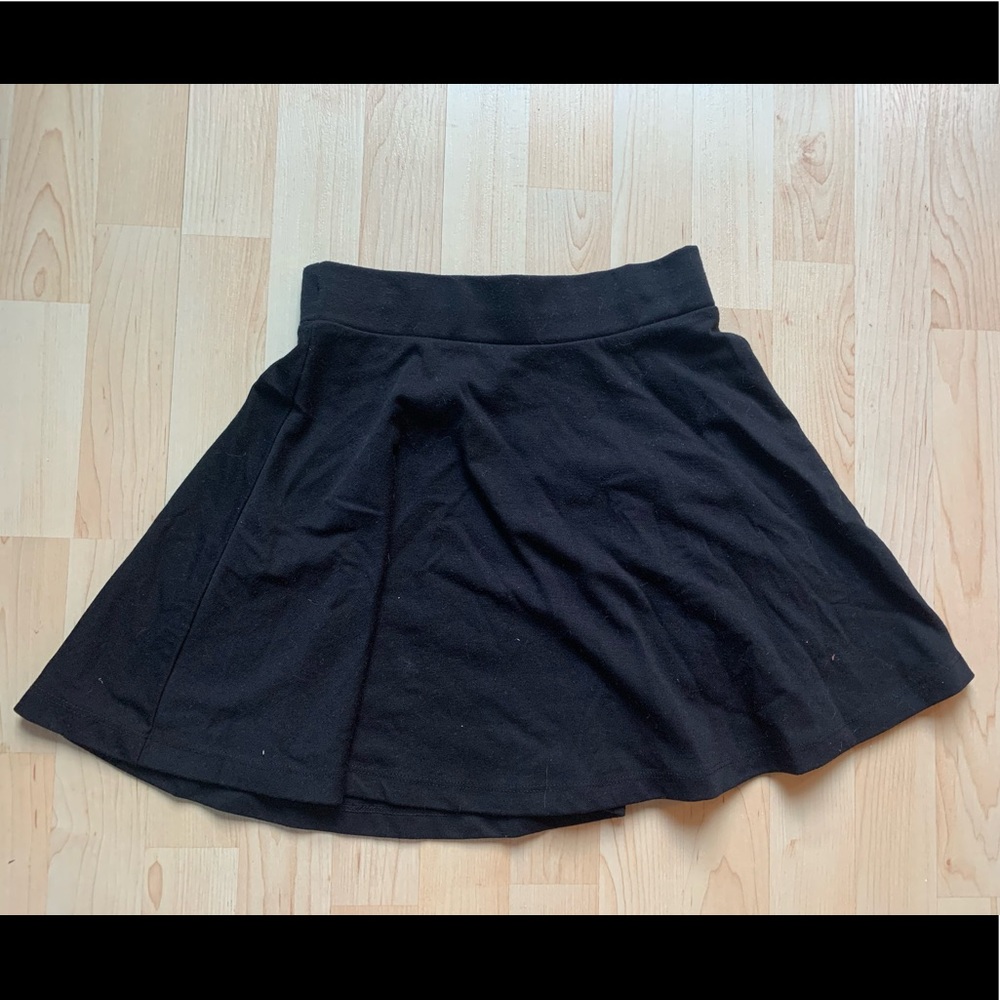 (ADD TO ANY BUNDLE FOR $5) Basic Black Circle Skirt